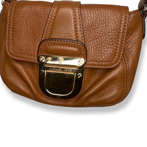 Michael Kors Handbags - Michael Kors Brown Leather cross body Purse